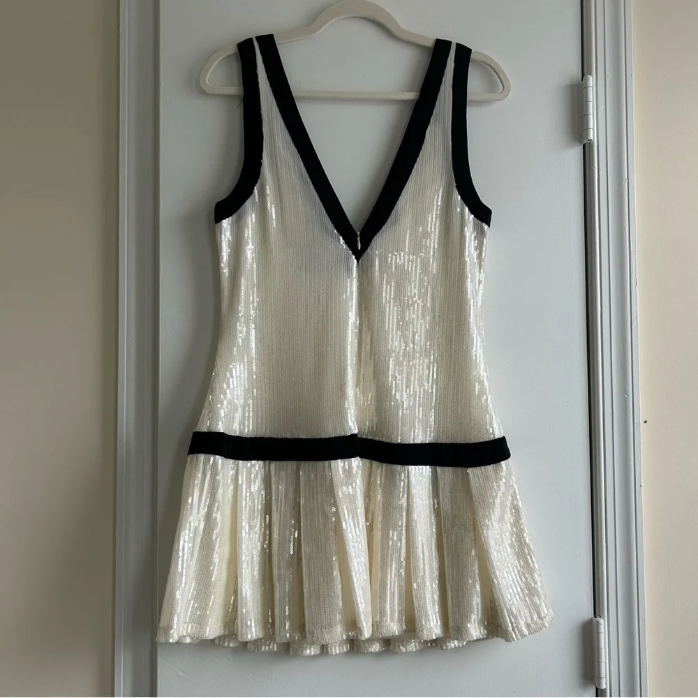NWT White Sequin Black Trim Micro Mini Dress V Neck Sleeveless Concert Going Out - Picture 2 of 6